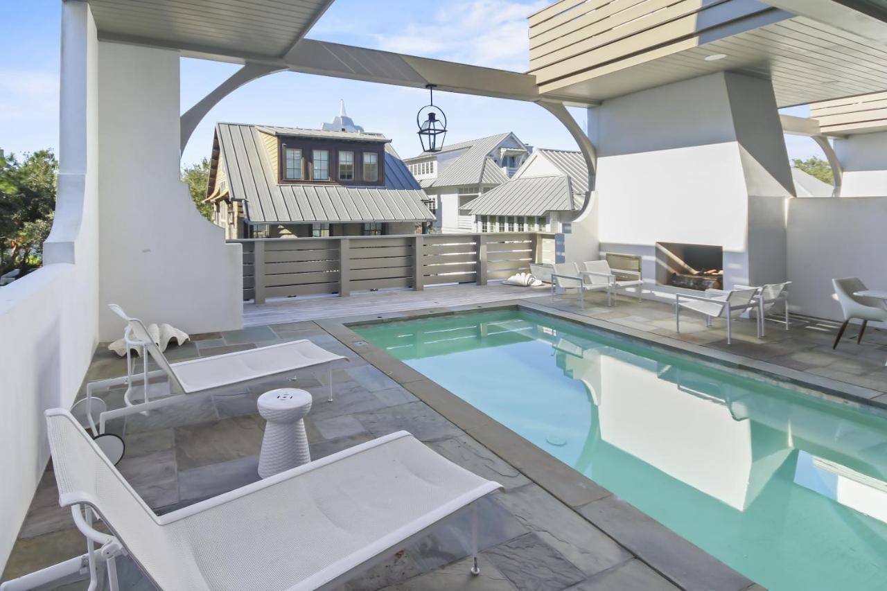 Apartment Private Pool, Gulf Views & Luxurious Features Throughout Lovely